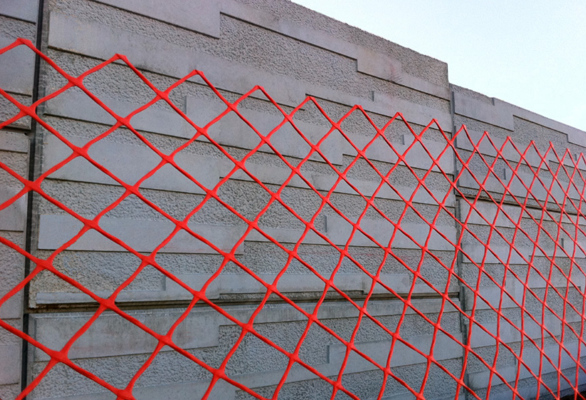 4 FT. X 100 FT. DIAMOND PATTERN SAFETY FENCE